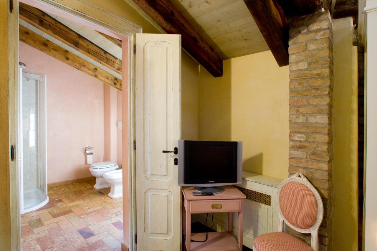 Hospitale I Mori Bed & Breakfast Asola ภายนอก รูปภาพ