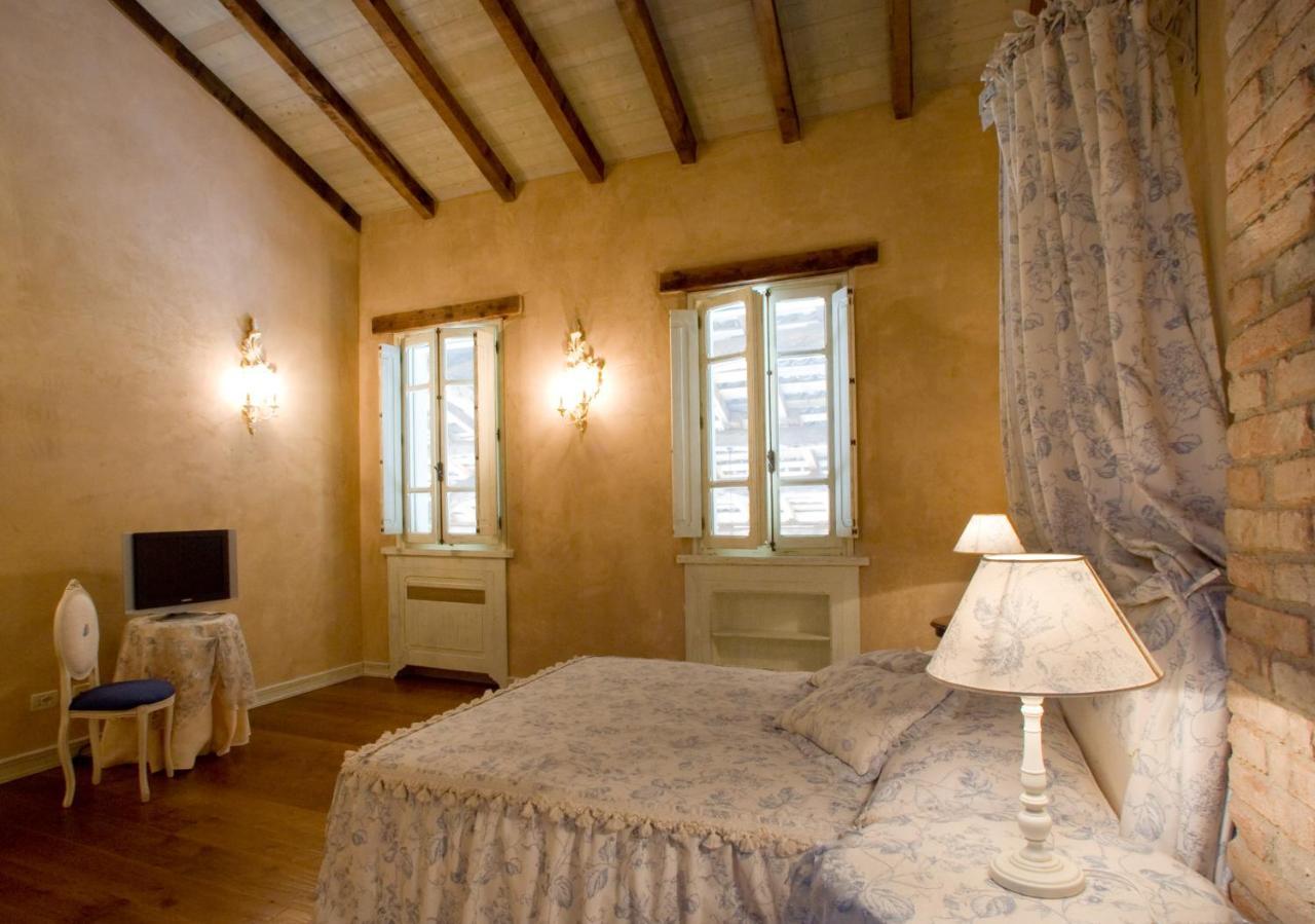 Hospitale I Mori Bed & Breakfast Asola ภายนอก รูปภาพ